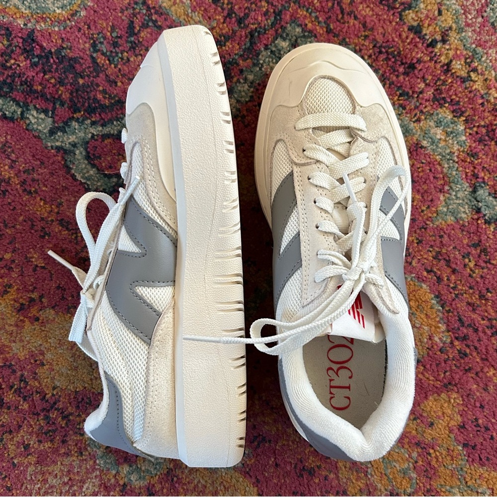 New Balance | Women’s Cream/Grey CT 302 Lace Up Sneakers Women’s size 7.5 Mens 6 - Picture 6 of 16